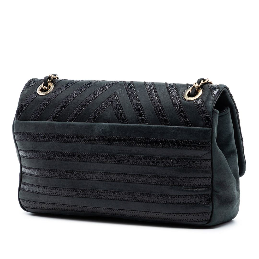 Chanel Chevron Python embossé Cuir de veau et Daim Simple rabat