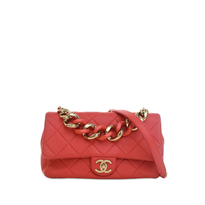 Chanel Elegant Chaîne Rabat simple Petit Cuir d'agneau Rouge – vue principale – GABY PARIS