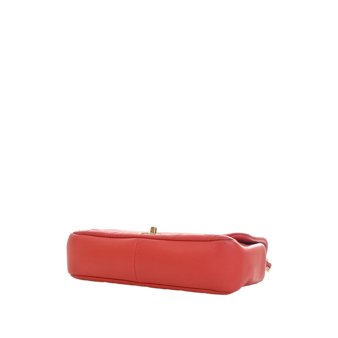 Chanel Elegant Chaîne Rabat simple Petit Cuir d'agneau Rouge – vue 13 – GABY PARIS