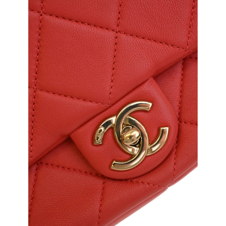 Chanel Elegant Chaîne Rabat simple Petit Cuir d'agneau Rouge – vue 5 – GABY PARIS