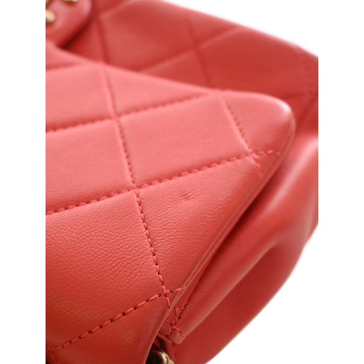 Chanel Elegant Chaîne Rabat simple Petit Cuir d'agneau Rouge – vue 6 – GABY PARIS