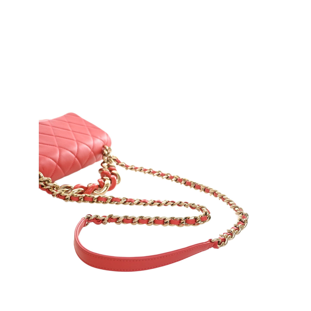 Chanel Elegant Chaîne Rabat simple Petit Cuir d'agneau Rouge – vue 9 – GABY PARIS