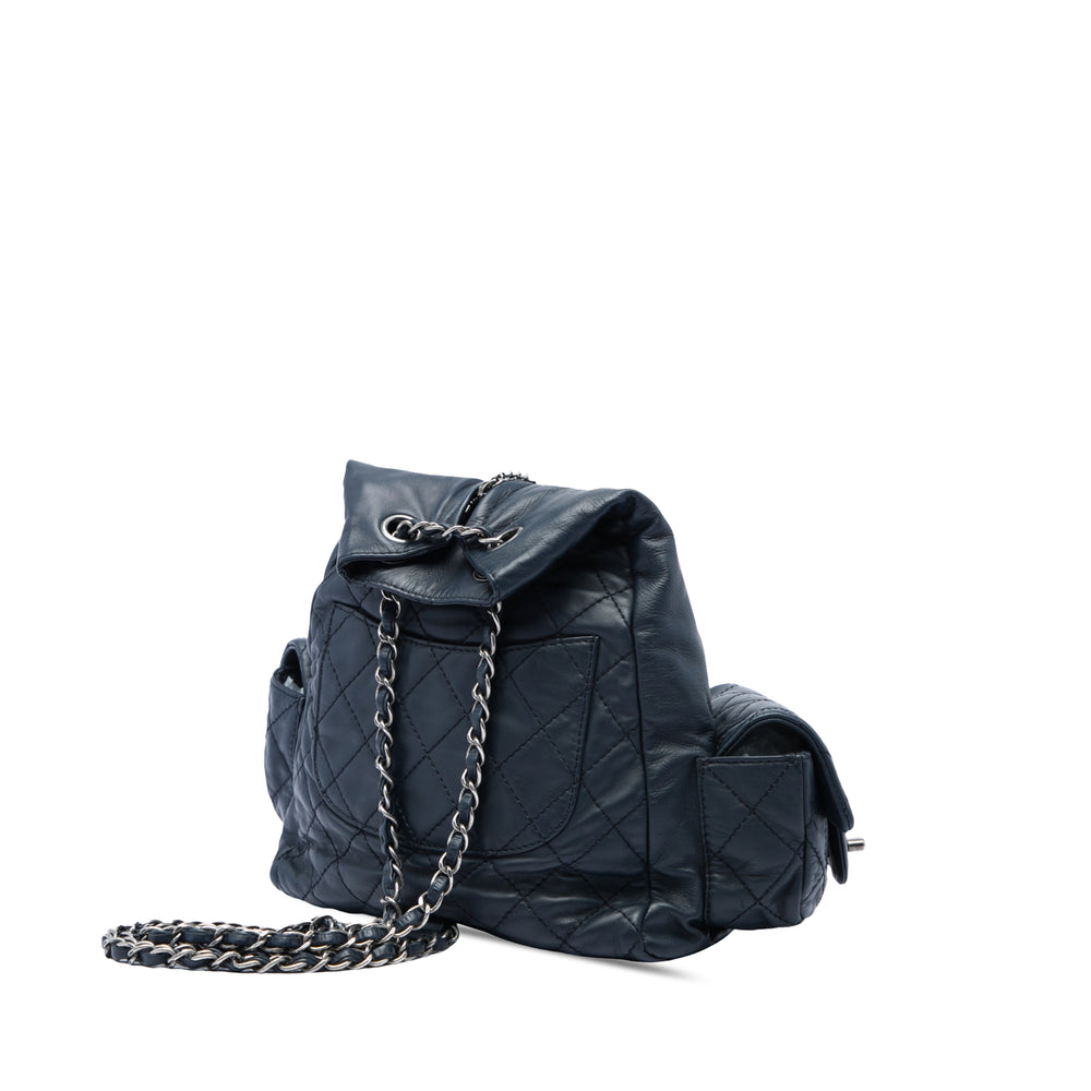 Chanel Sac à dos is Back Grand Cuir de veau Bleu – vue 2 – GABY PARIS