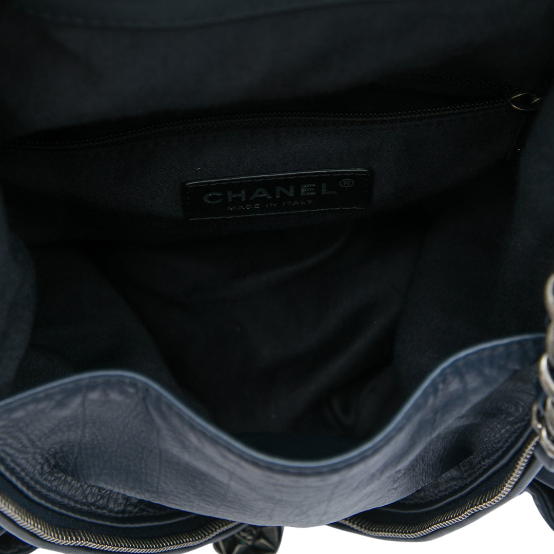Chanel Sac à dos is Back Grand Cuir de veau Bleu – vue 4 – GABY PARIS