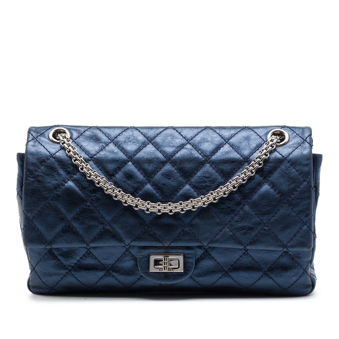 Chanel Sac porté épaule Matelassé vieilli Reissue 2.55 Double rabat 226 Cuir de veau Bleu – vue principale – GABY PARIS