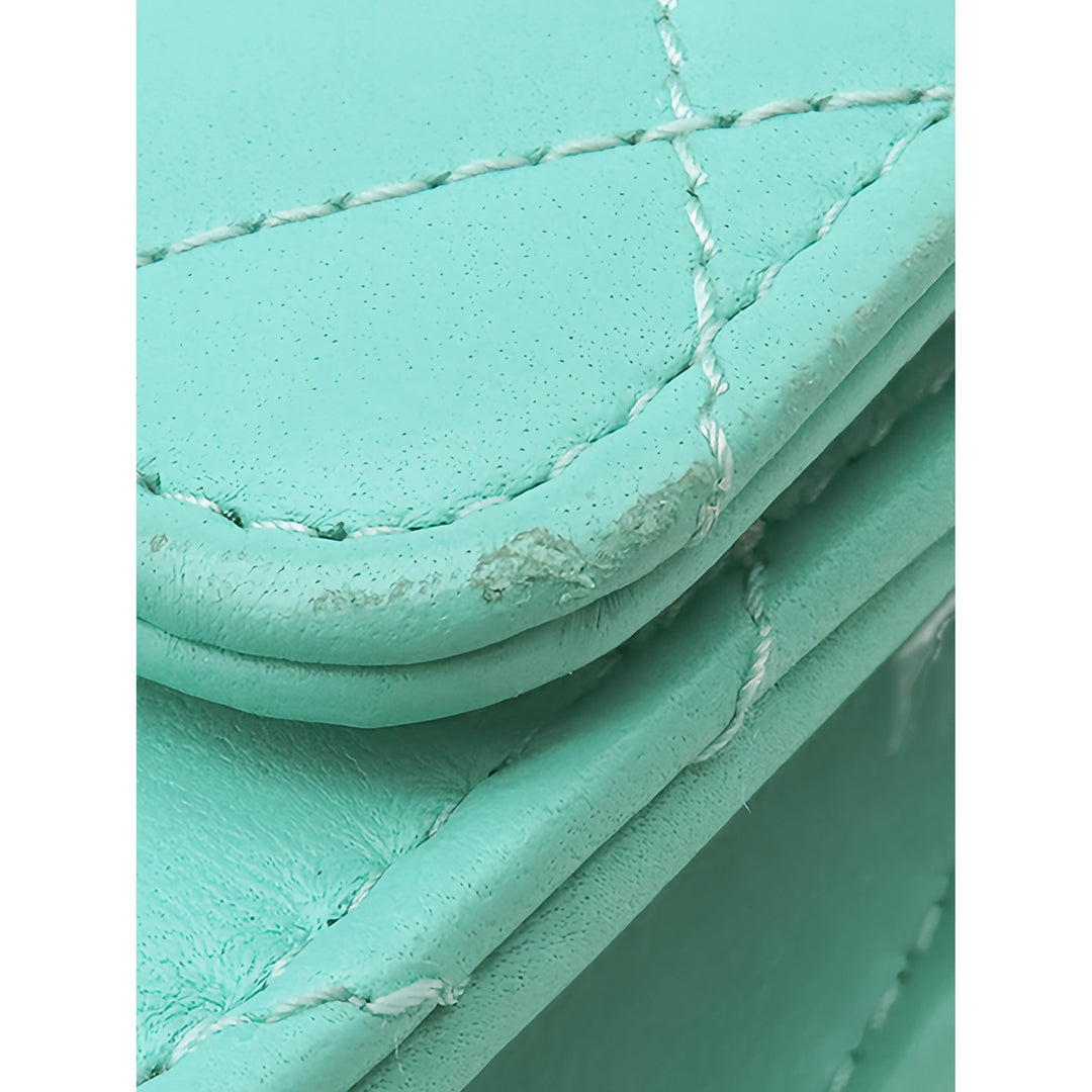 Chanel Matelassé Chaîne sac à Mini Cuir d'agneau Vert – vue 11 – GABY PARIS