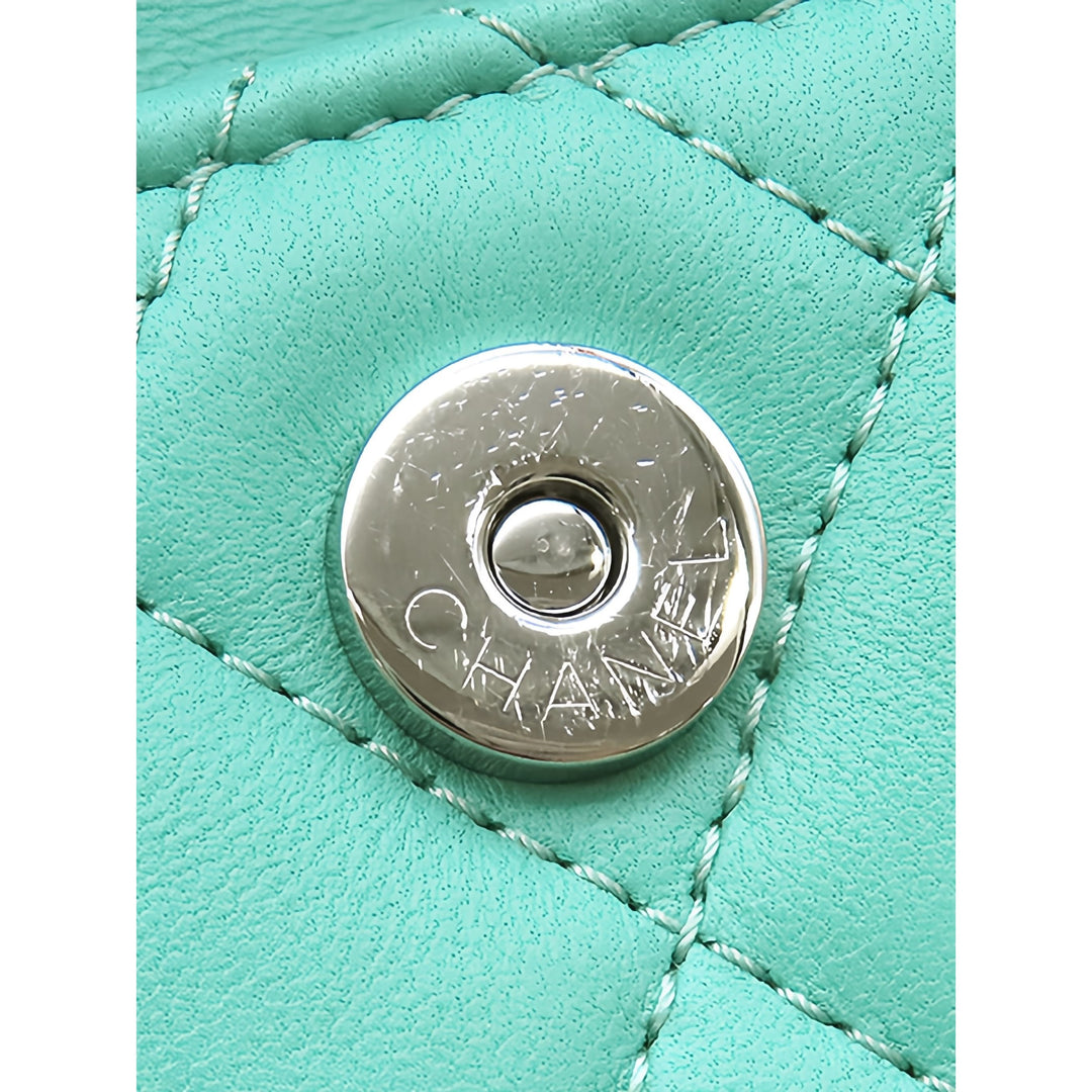 Chanel Matelassé Chaîne sac à Mini Cuir d'agneau Vert – vue 8 – GABY PARIS