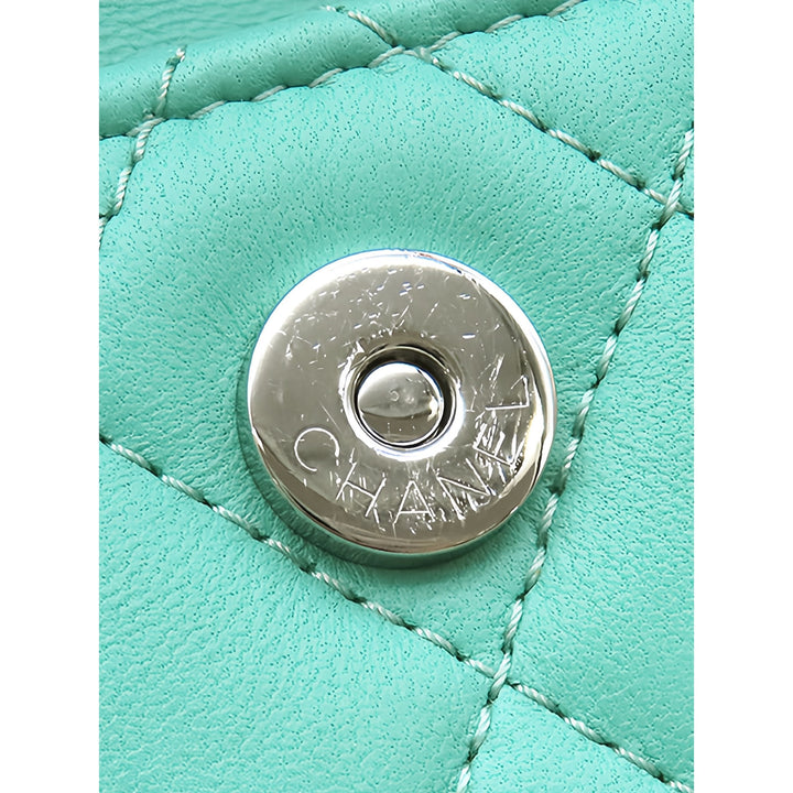 Chanel Matelassé Chaîne sac à Mini Cuir d'agneau Vert – vue 8 – GABY PARIS
