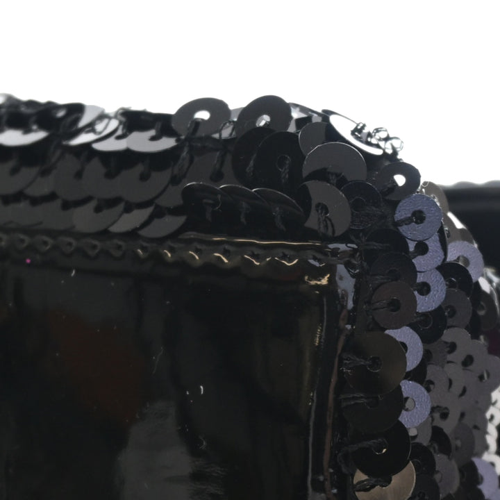 Chanel Cuir verni à finitions Sequinsed Satin Reissue 2.55 Simple rabat 225