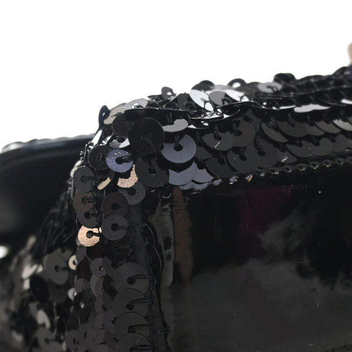 Chanel Cuir verni à finitions Sequinsed Satin Reissue 2.55 Simple rabat 225