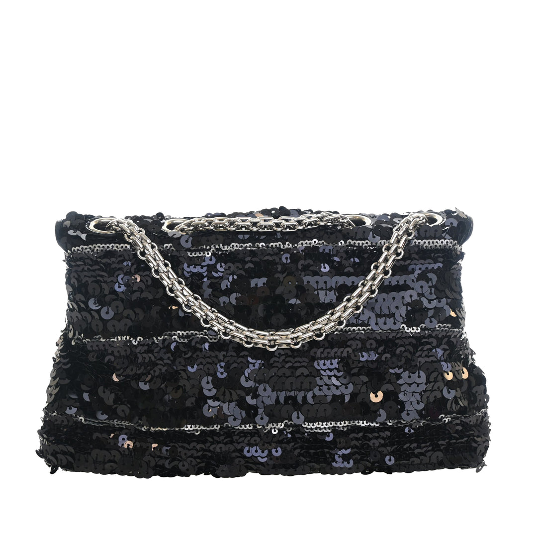 Chanel Cuir verni à finitions Sequinsed Satin Reissue 2.55 Simple rabat 225