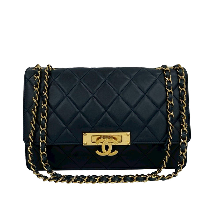 Chanel Matelassé Cuir d’agneau Golden Class à rabat