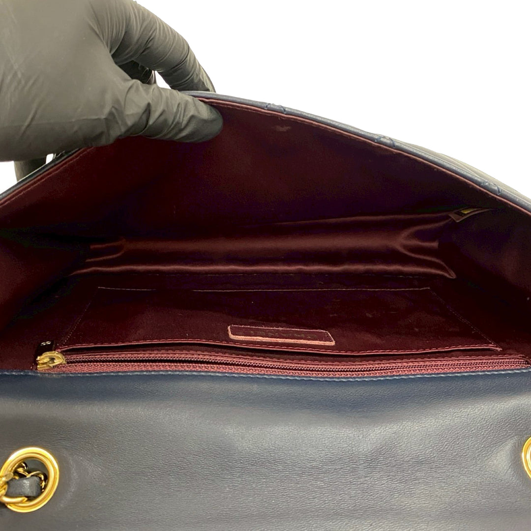 Chanel Matelassé Cuir d’agneau Golden Class à rabat