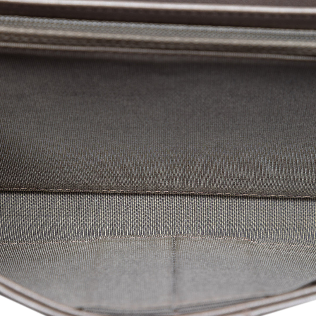 Chanel Matelassé Metallic Cuir d’agneau Boy Pochette avec chaîne