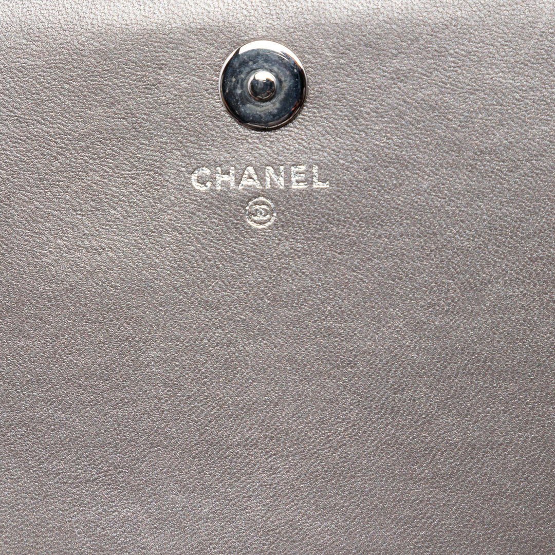 Chanel Matelassé Metallic Cuir d’agneau Boy Pochette avec chaîne