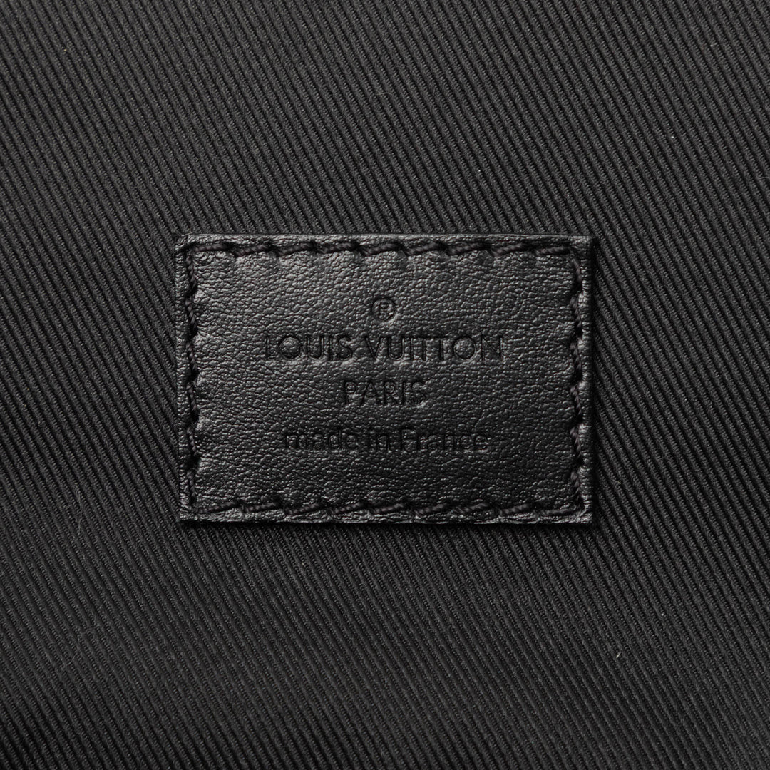 Louis Vuitton Reverse Christopher MM Monogram Eclipse Noir – vue 5 – GABY PARIS