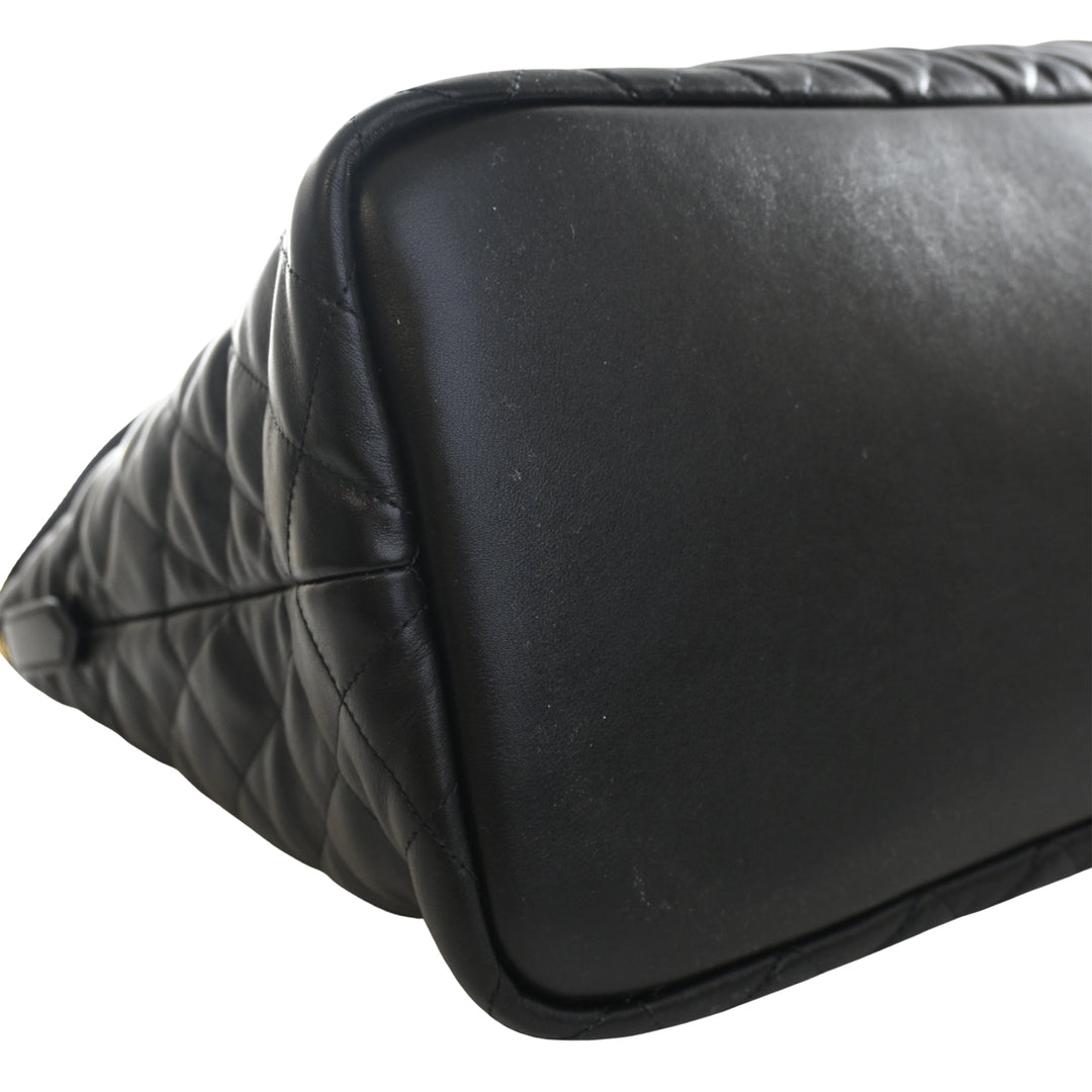 Saint Laurent Matelassé Cuir de veau Monogram ES Giant Sac de voyage