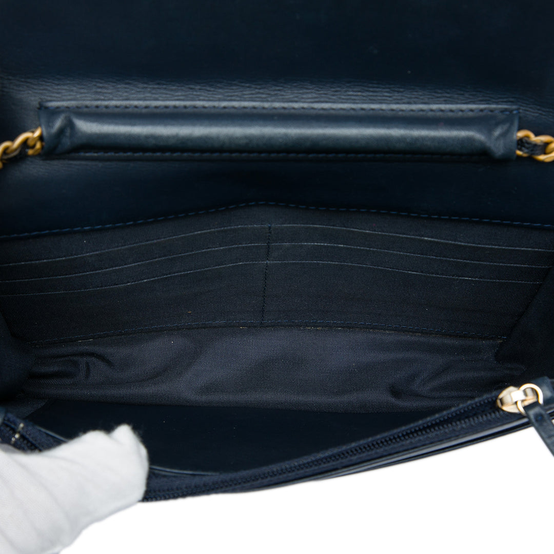 Chanel Matelassé Boy Wallet on Chain Cuir caviar Bleu