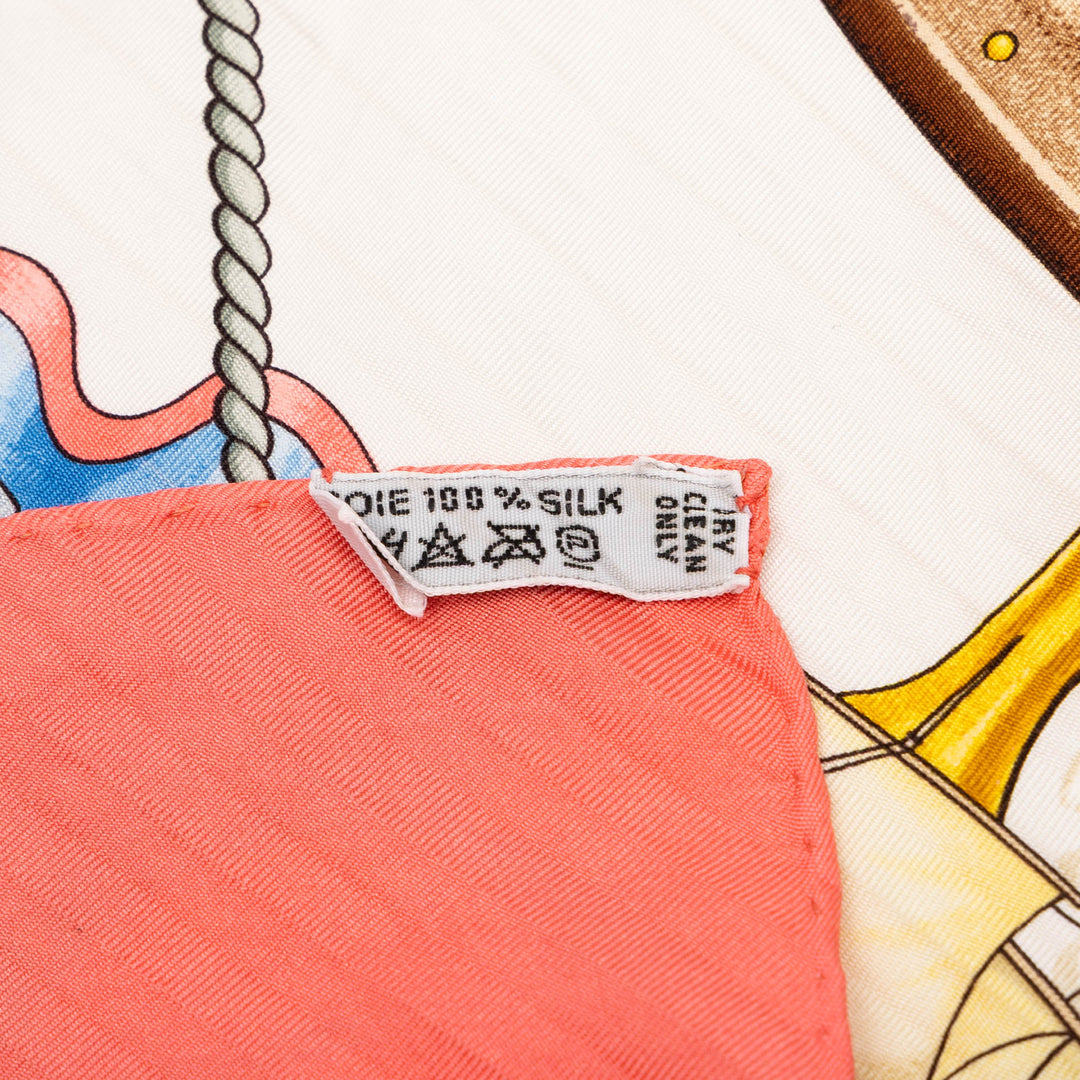 Hermès Vive le Vent Pleated Foulard 90 Multi Multicolore – vue 3 – GABY PARIS