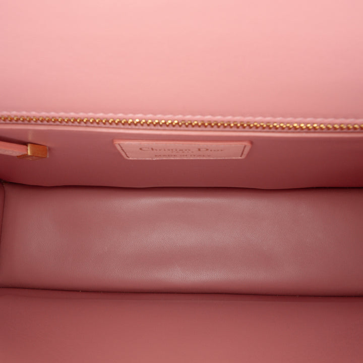 Dior Sac bandoulière Ombre 30 Montaigne boîte Cuir de veau Rose – vue 4 – GABY PARIS