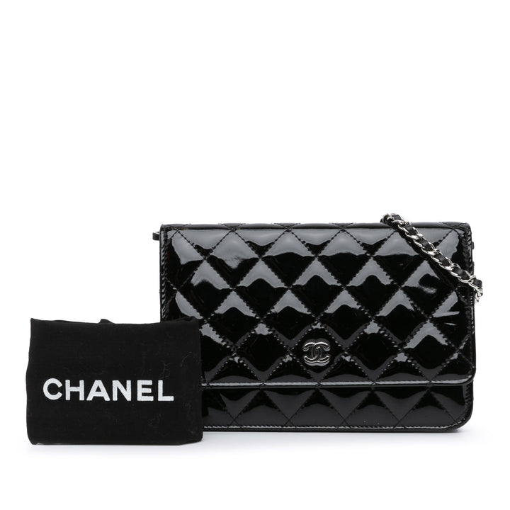 CC Quilted Patent Wallet On Chain Black - Gaby Paris