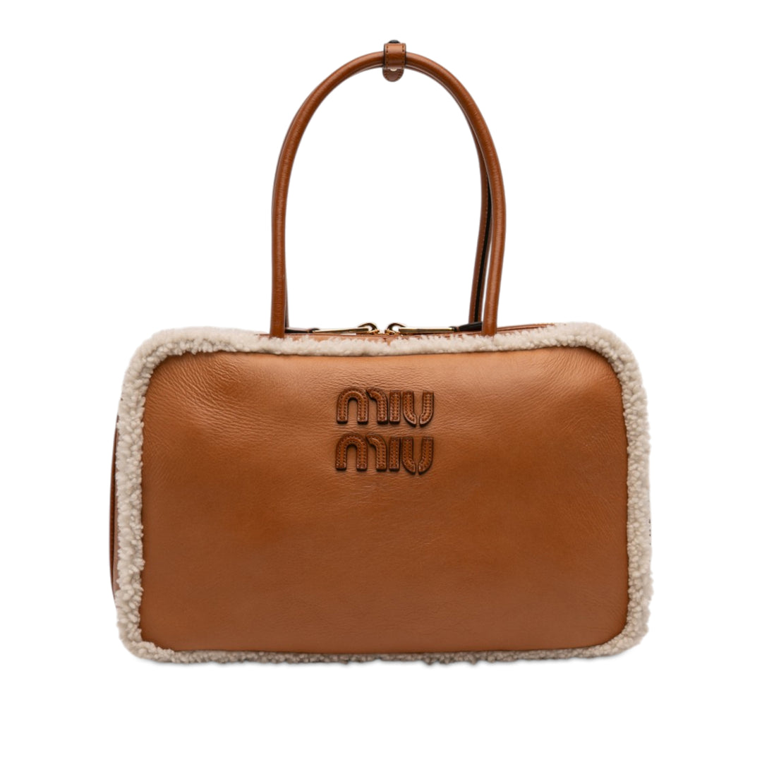 Miu Miu Sac porté épaule Shearling à finitions Logo Beau Grand Cuir de veau Marron – vue principale – GABY PARIS
