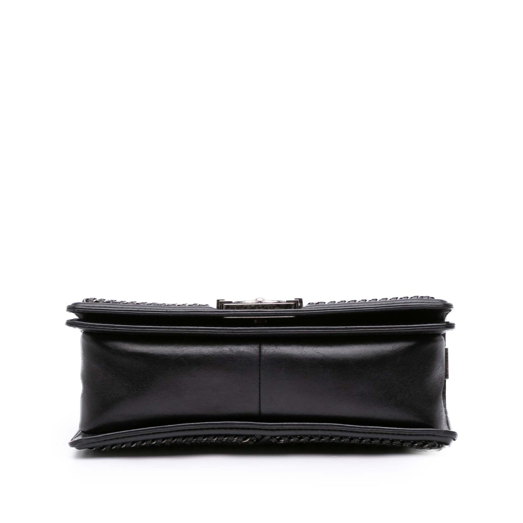 Chanel Medium Quilted Cuir de veau Whipstitch Chain Around Boy Top Handle Flap Noir – GABY PARIS Authentique
