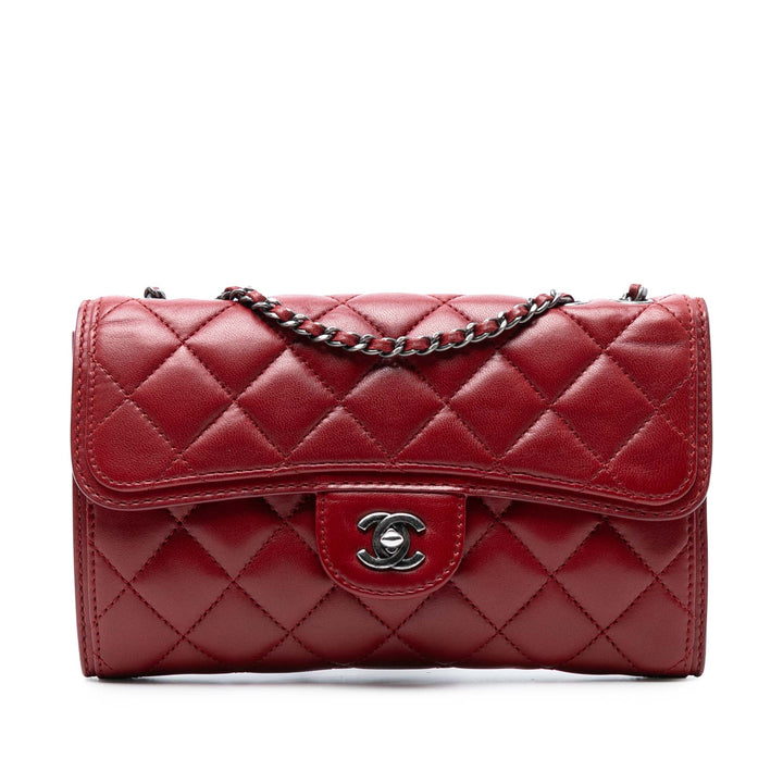 Chanel Small Quilted Cuir d’agneau Citizen Zip Flap Rouge – GABY PARIS Authentique