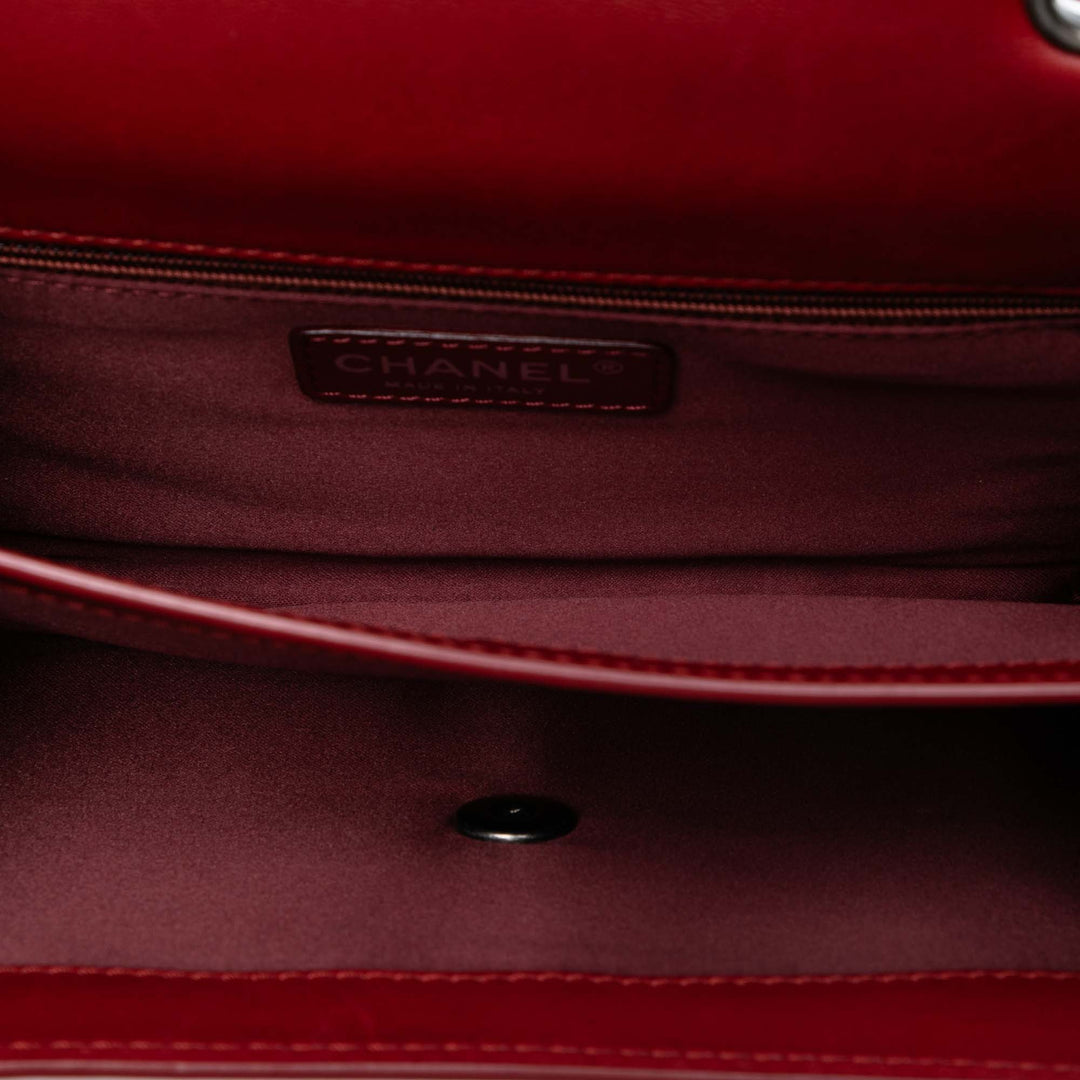 Chanel Small Quilted Cuir d’agneau Citizen Zip Flap Rouge – GABY PARIS Authentique