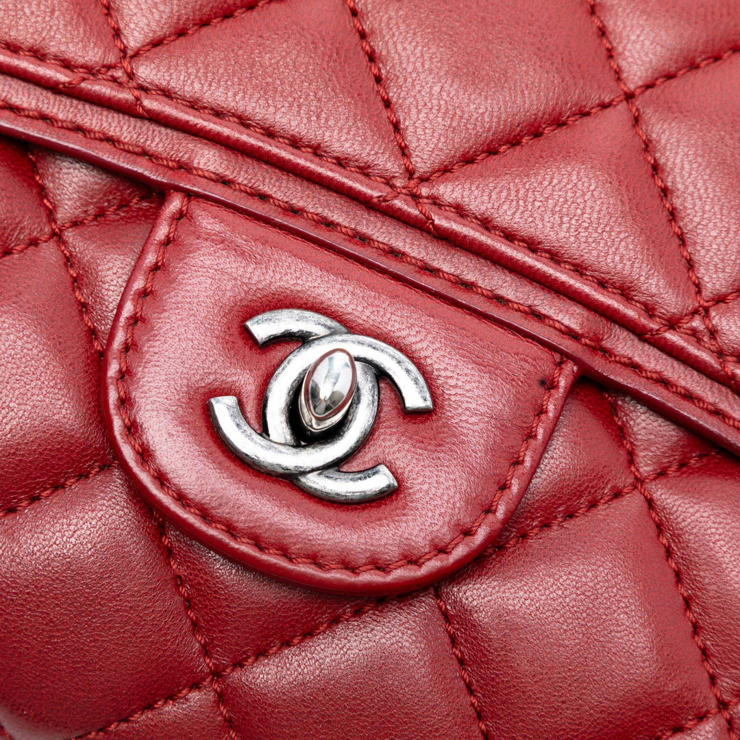 Chanel Small Quilted Cuir d’agneau Citizen Zip Flap Rouge – GABY PARIS Authentique