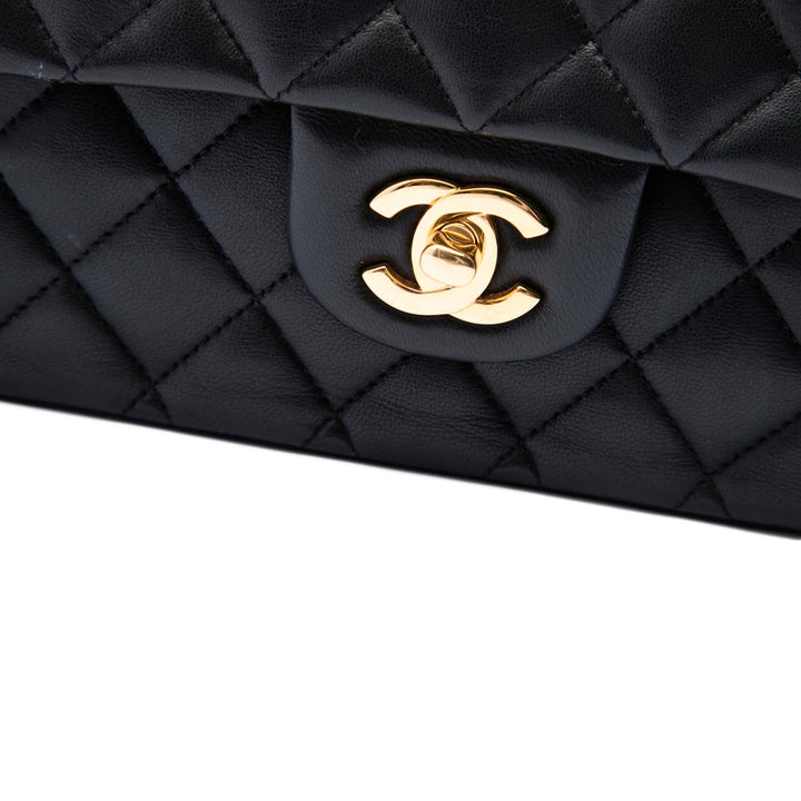 Chanel Medium Classic Cuir d’agneau Double rabat