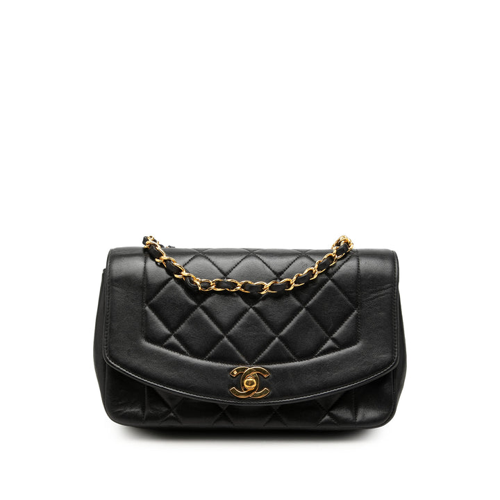 Chanel Diana à rabat Petit Cuir d'agneau Noir – vue principale – GABY PARIS