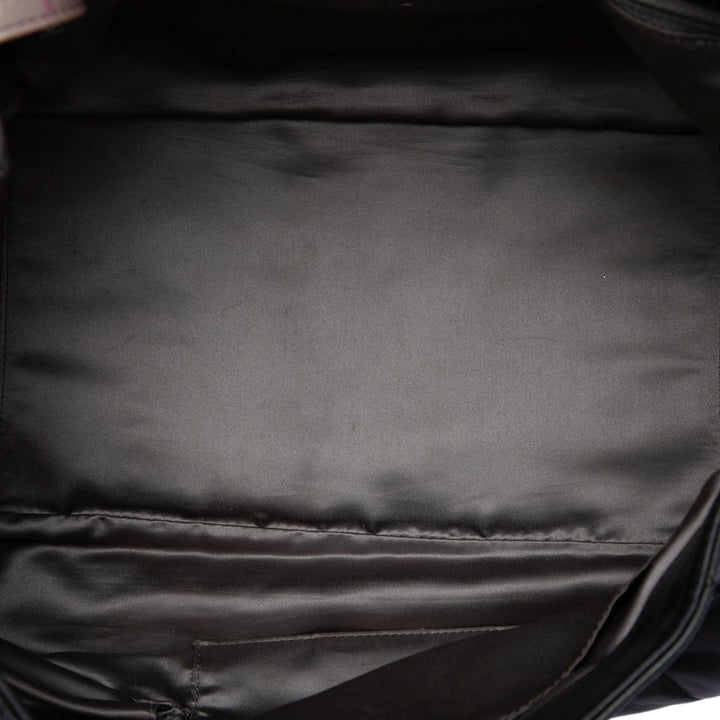 Chanel Matelassé East West Mademoiselle Accordion à rabat Cuir d'agneau Noir – vue 4 – GABY PARIS