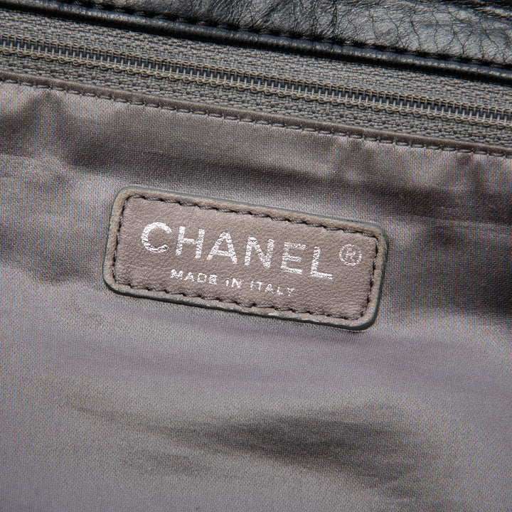 Chanel Matelassé East West Mademoiselle Accordion à rabat Cuir d'agneau Noir – vue 5 – GABY PARIS