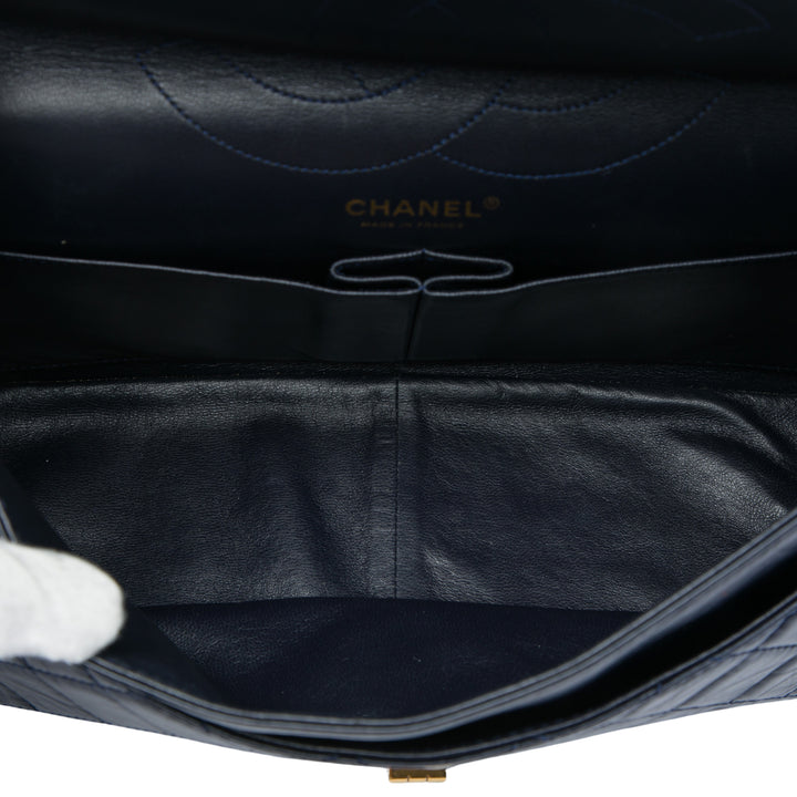 Chanel Matelassé vieilli Reissue 2.55 Double rabat 227 Cuir de veau Bleu – vue 4 – GABY PARIS
