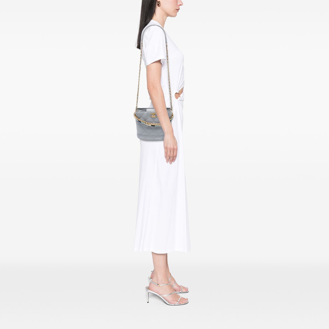 Chanel CC Matelassé Chaîne Foulard Poignée Sac seau Cuir caviar