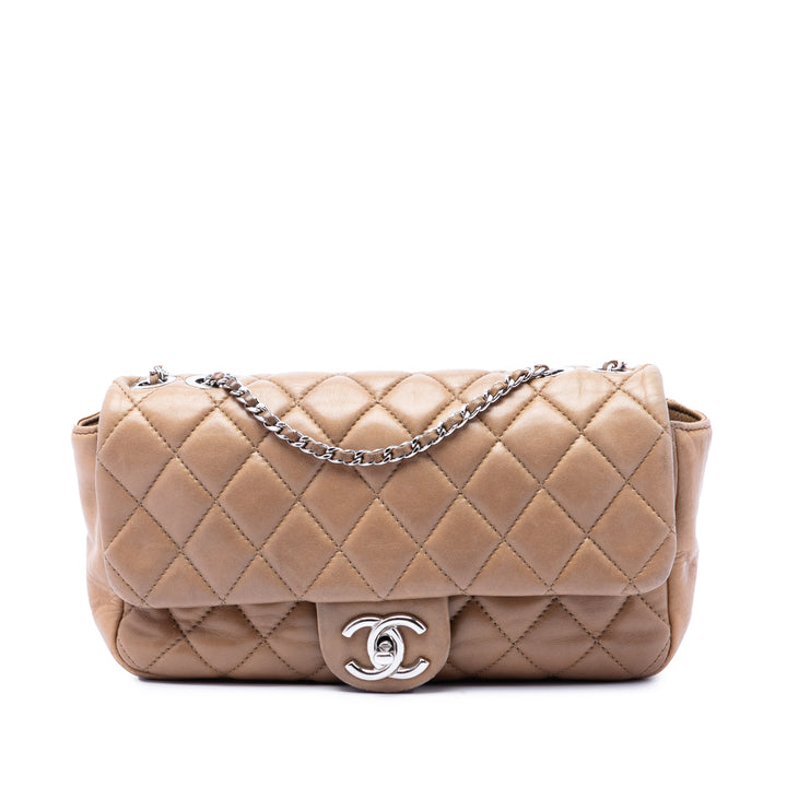 Chanel Medium Matelassé Cuir d'agneau Coco Rain à rabat