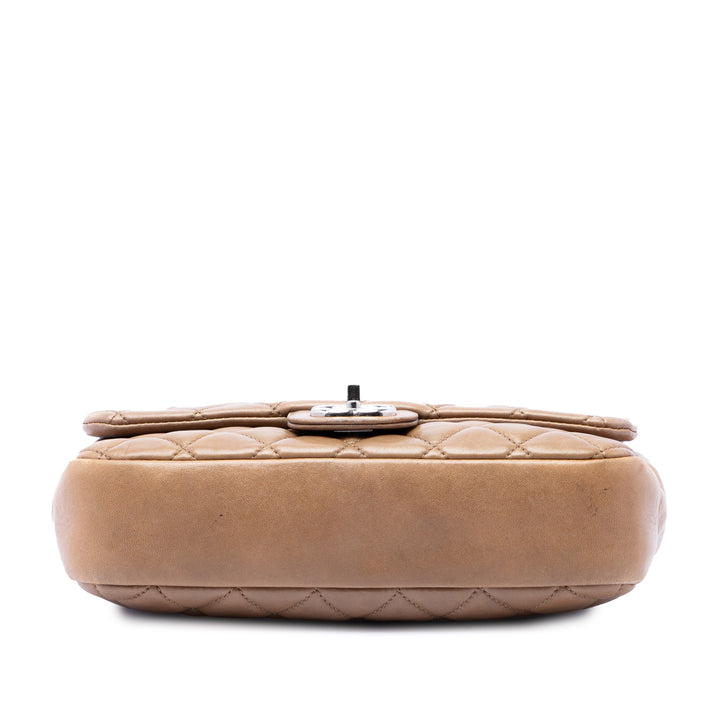 Chanel Medium Matelassé Cuir d'agneau Coco Rain à rabat