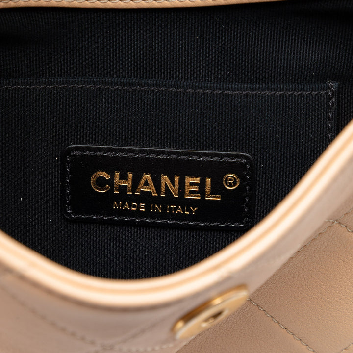 Chanel Small Matelassé Cuir de veau About Perles Hobo
