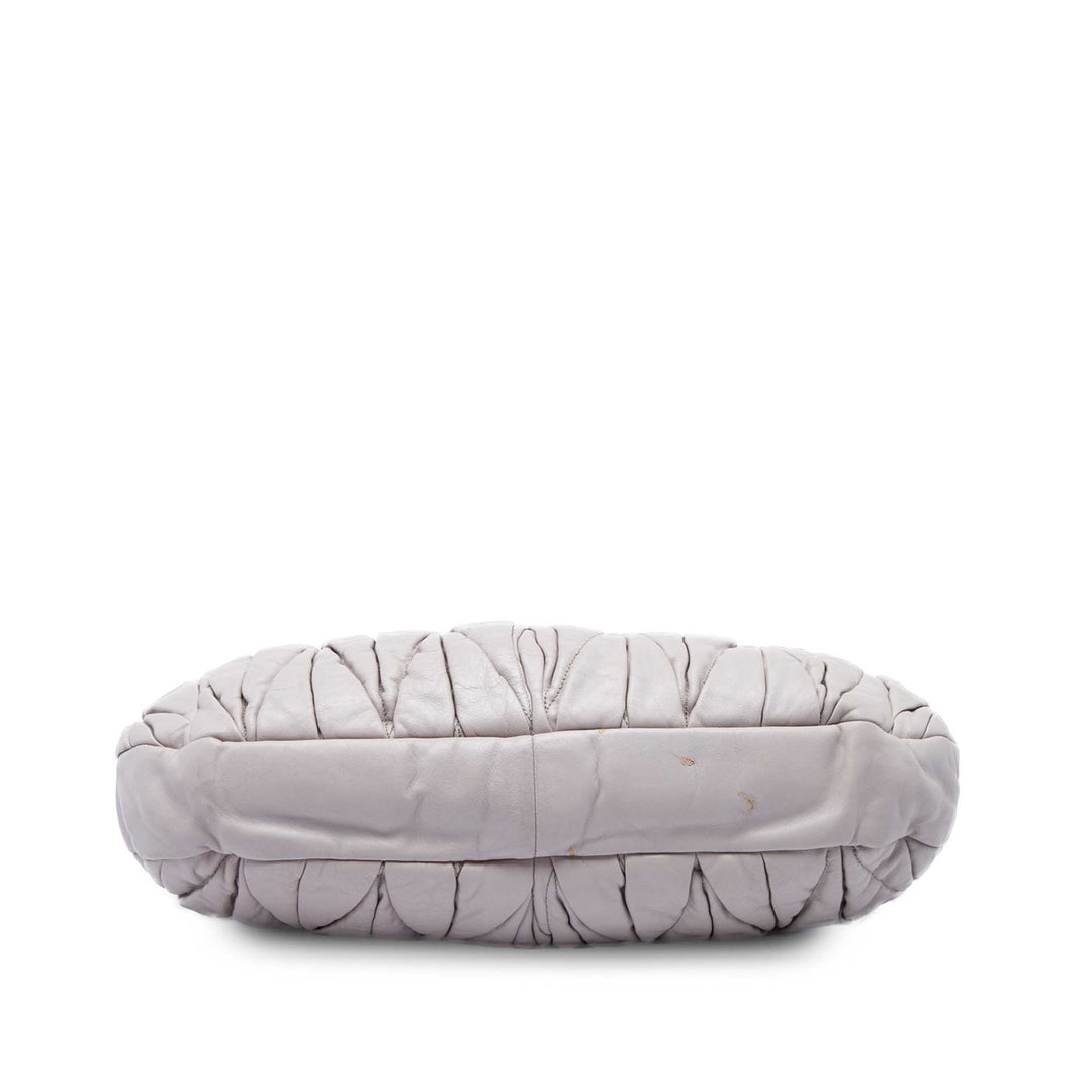 Miu Miu Sac à main Matelasse Coffer nappa Gris – vue 3 – GABY PARIS