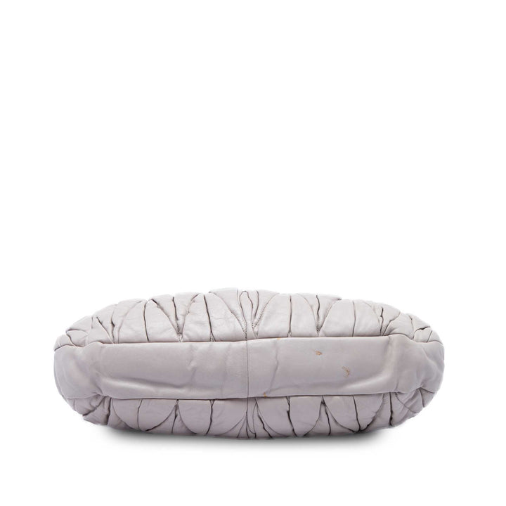 Miu Miu Sac à main Matelasse Coffer nappa Gris – vue 3 – GABY PARIS