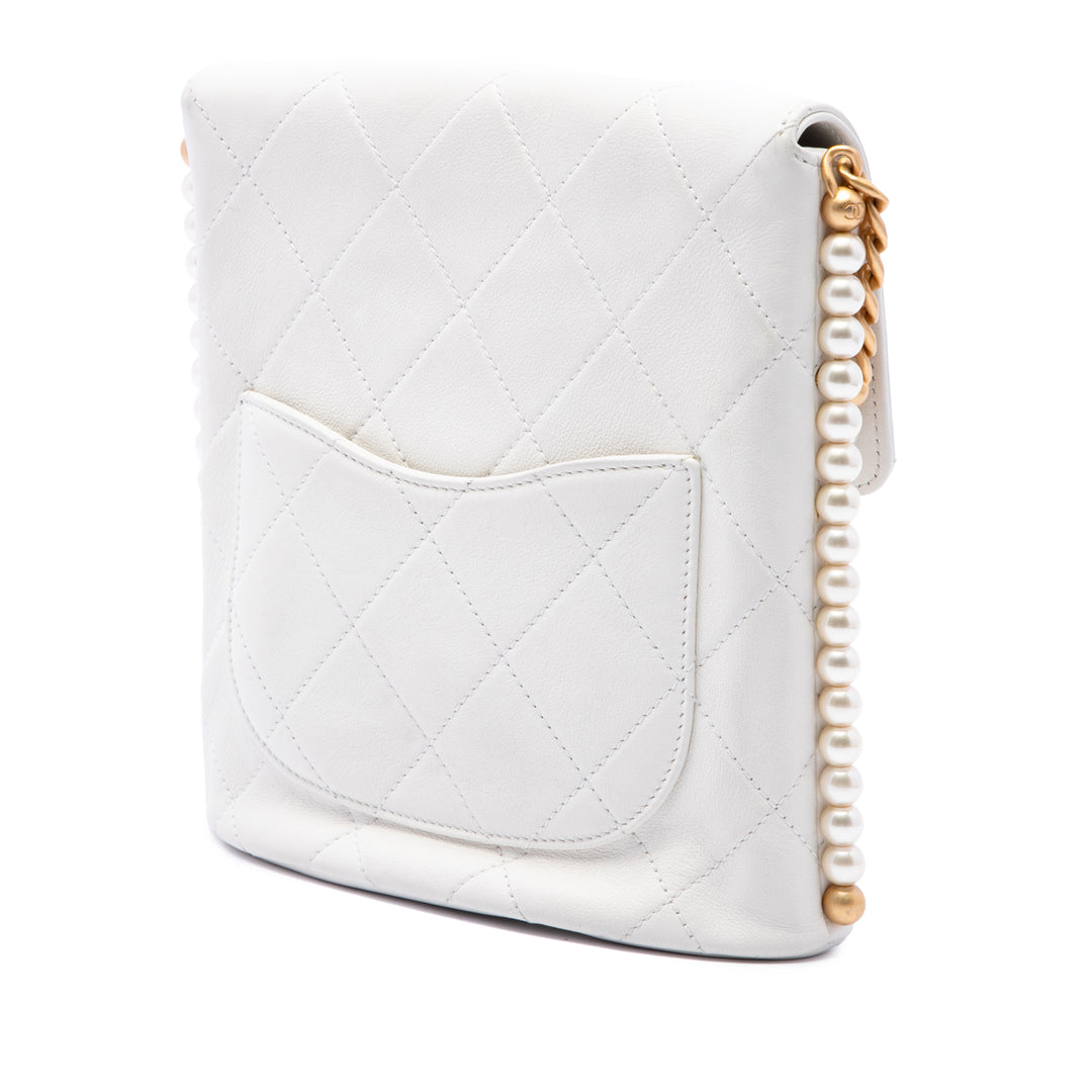 Chanel Sac bandoulière Matelassé About Perles Hobo Petit Cuir de veau Blanc – vue 2 – GABY PARIS