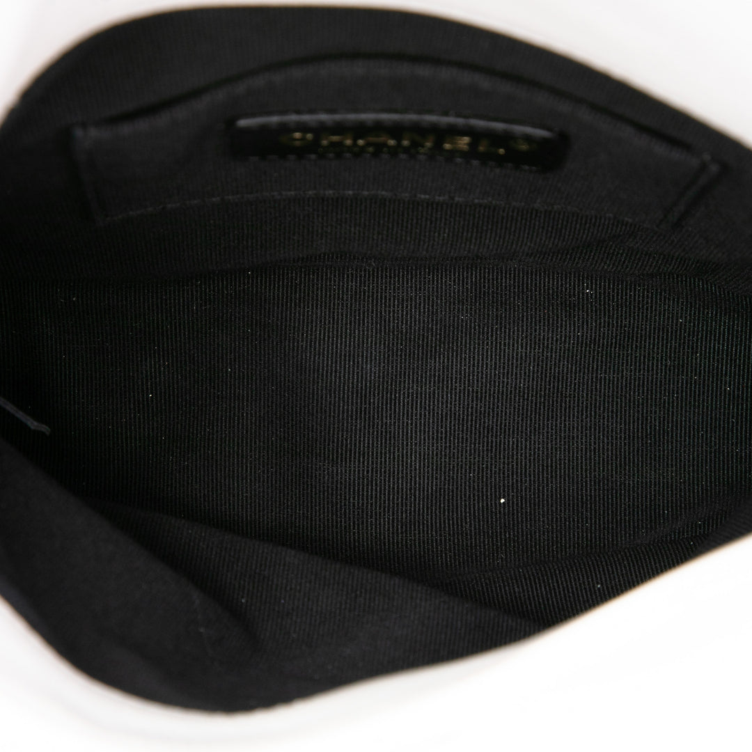 Chanel Sac bandoulière Matelassé About Perles Hobo Petit Cuir de veau Blanc – vue 4 – GABY PARIS
