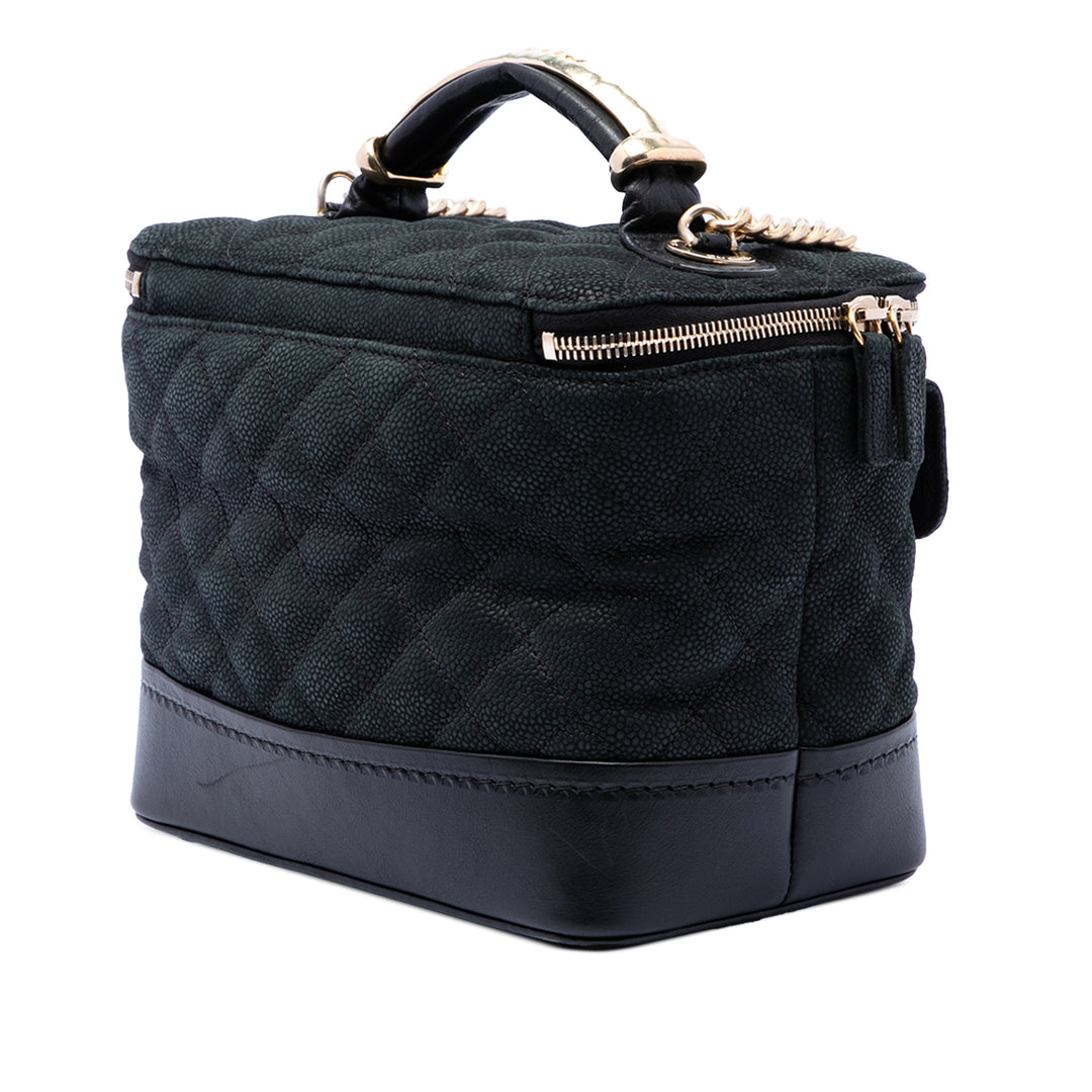Chanel Matelassé Iridescent Caviar Globe Trotter Vanity avec chaîne