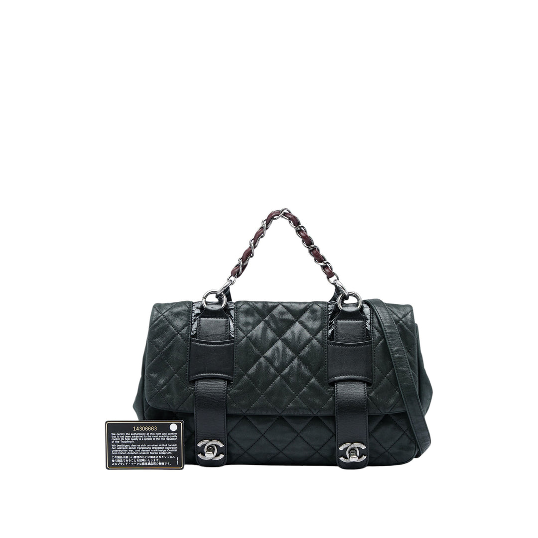Chanel Matelassé Irisé In The Mix Messenger à rabat Cuir de veau Gris – vue 6 – GABY PARIS