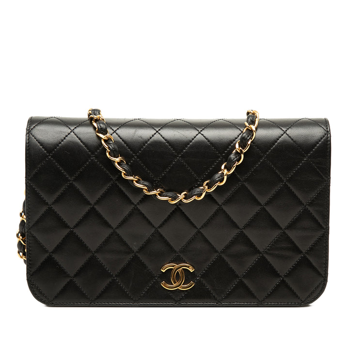 Chanel CC Matelassé Full Rabat simple Petit Cuir d'agneau Noir – vue principale – GABY PARIS