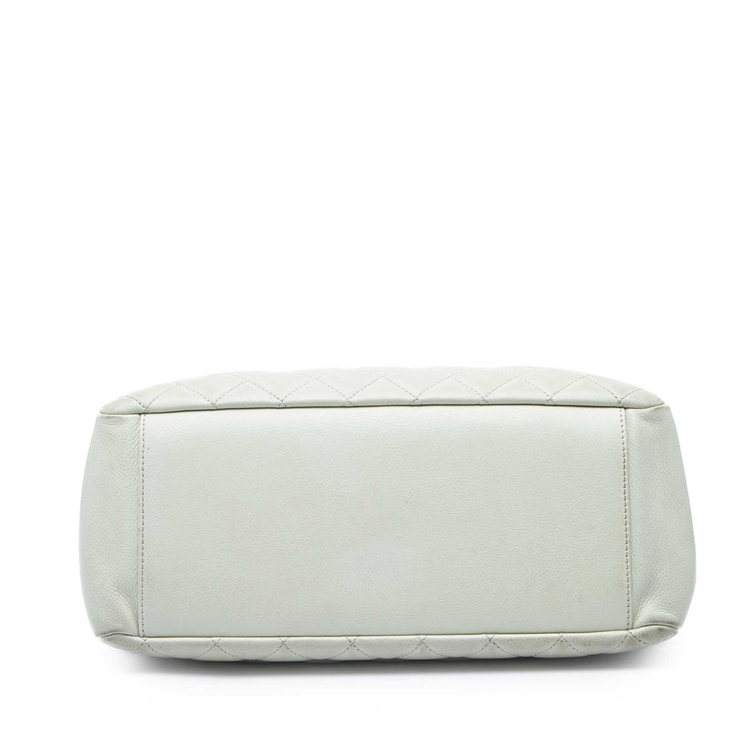 Chanel Cabas Cuir caviar Blanc – vue 3 – GABY PARIS