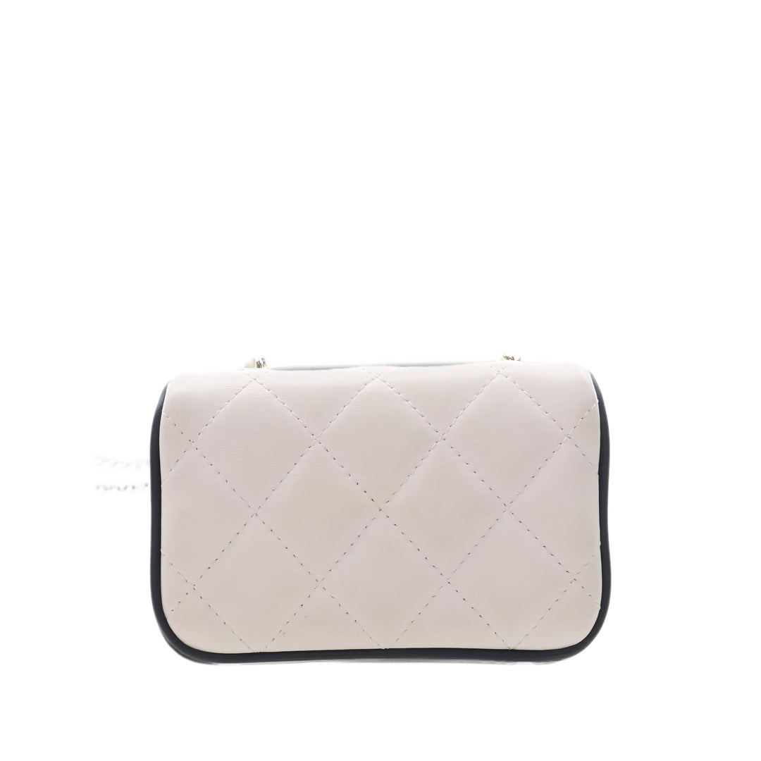 Chanel Pochette Matelassé Resin CC à rabat avec chaîne Cuir d'agneau Blanc – vue 2 – GABY PARIS