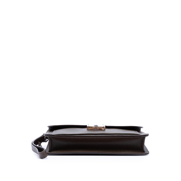 Louis Vuitton Taiga Belaia Pochette