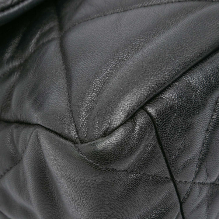 Chanel 19 à rabat Grand Cuir d'agneau Noir – vue 7 – GABY PARIS